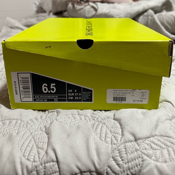 Lacrosse Cleats. White and gold Under Armour Women’s Lax Highlights. - Picture 2 of 15